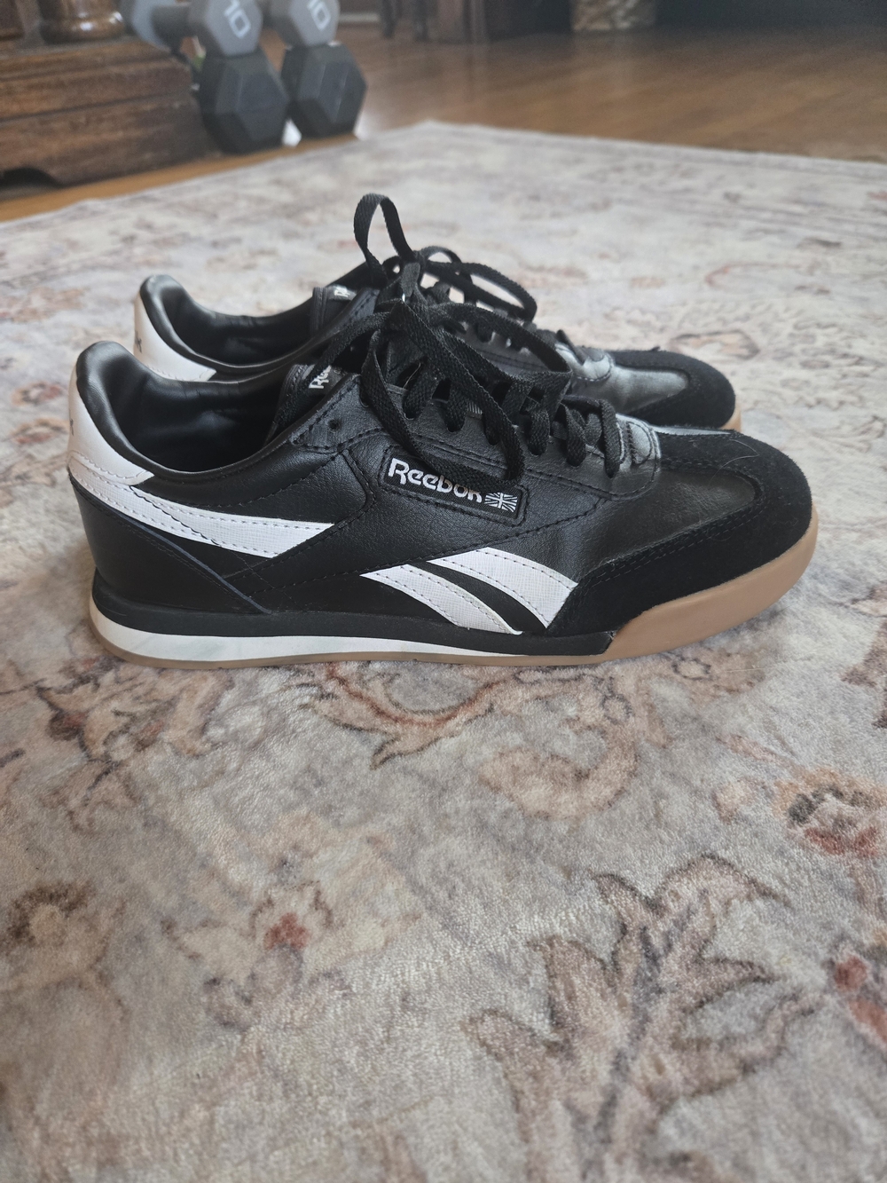 Reebok Campio XT Black and White Classic Sneakers, Mens 6.5 Or Womens Size 8